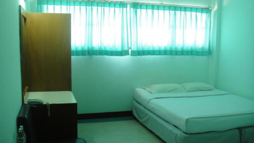 Pakchong Phubade Hotel Room photo